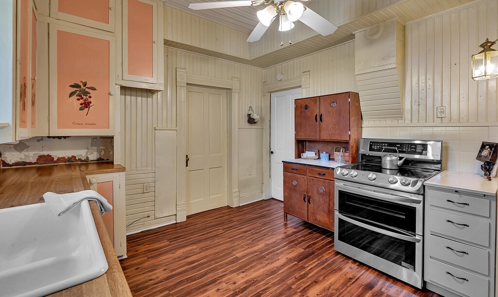 515 Hackberry Street Clifton TX 76634