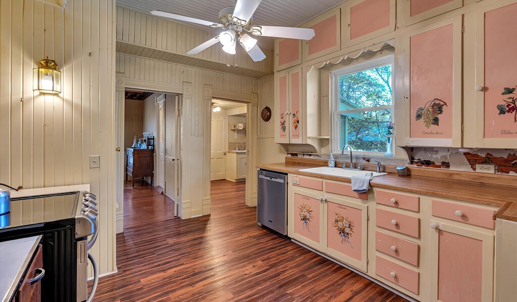 515 Hackberry Street Clifton TX 76634