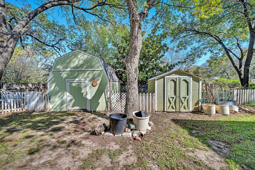 515 Hackberry Street Clifton TX 76634