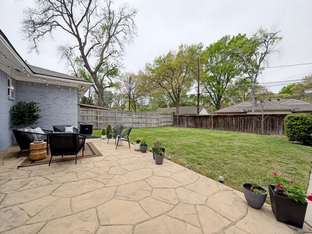 10521 Evangeline Way Dallas TX 75218