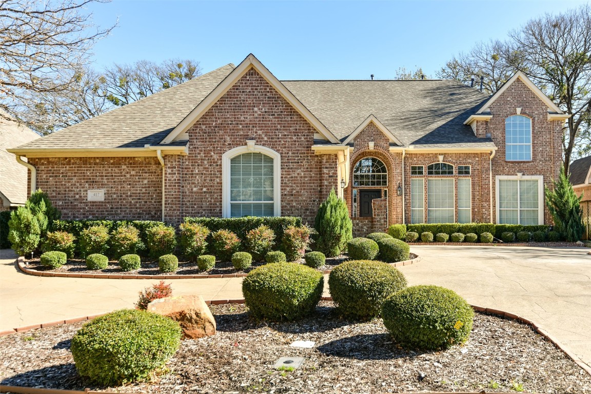 417 Royal Colonnade Arlington TX 76011
