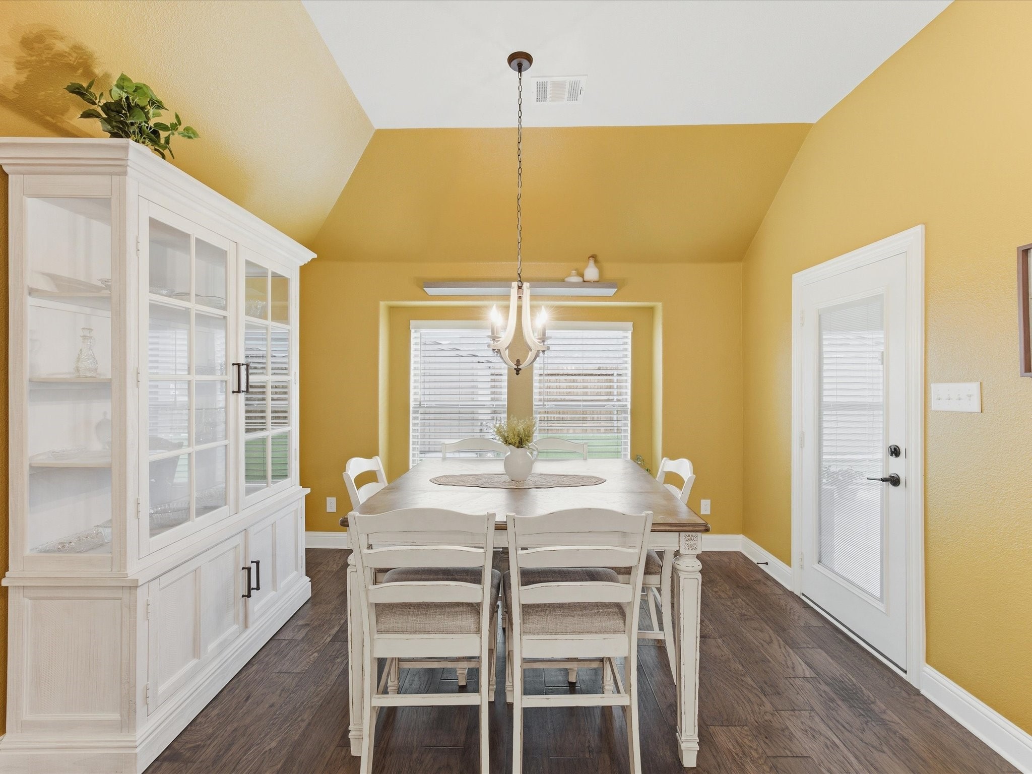 135 Crockett Drive Waxahachie TX 75165