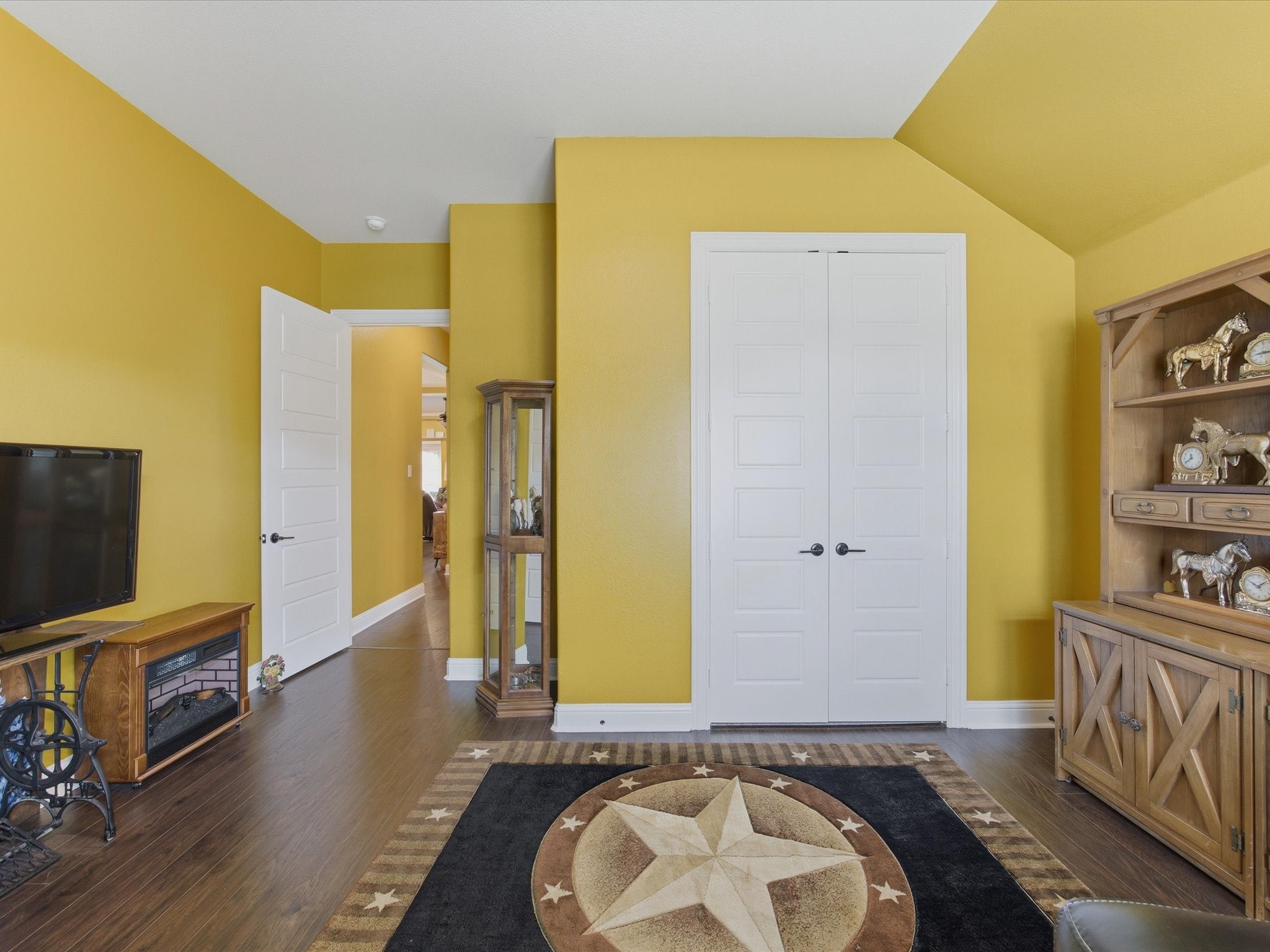 135 Crockett Drive Waxahachie TX 75165