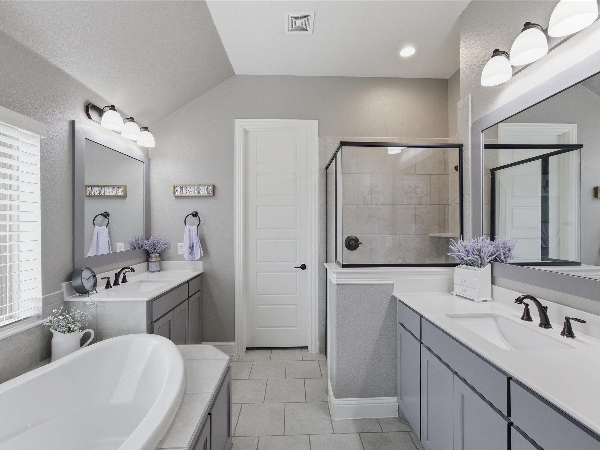 135 Crockett Drive Waxahachie TX 75165