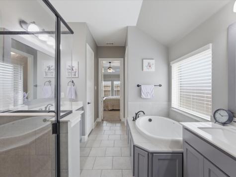135 Crockett Drive Waxahachie TX 75165