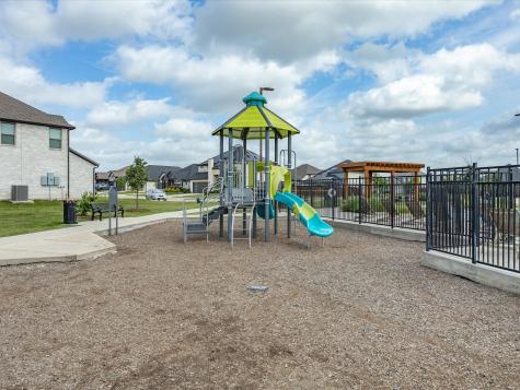 135 Crockett Drive Waxahachie TX 75165