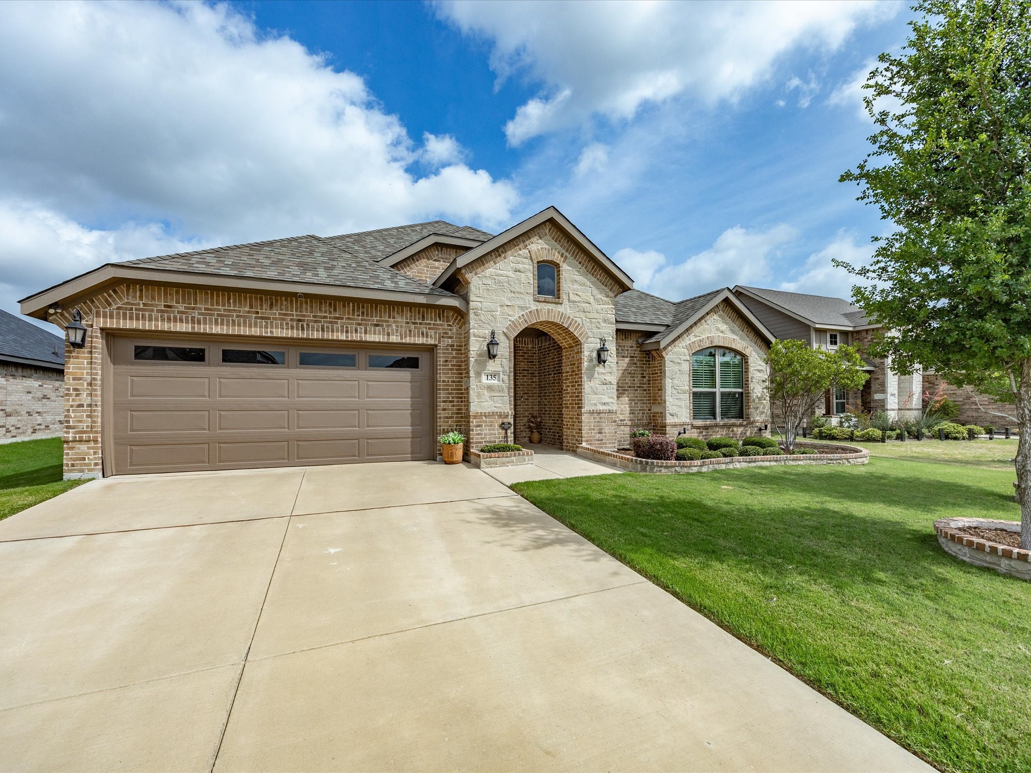 135 Crockett Drive Waxahachie TX 75165