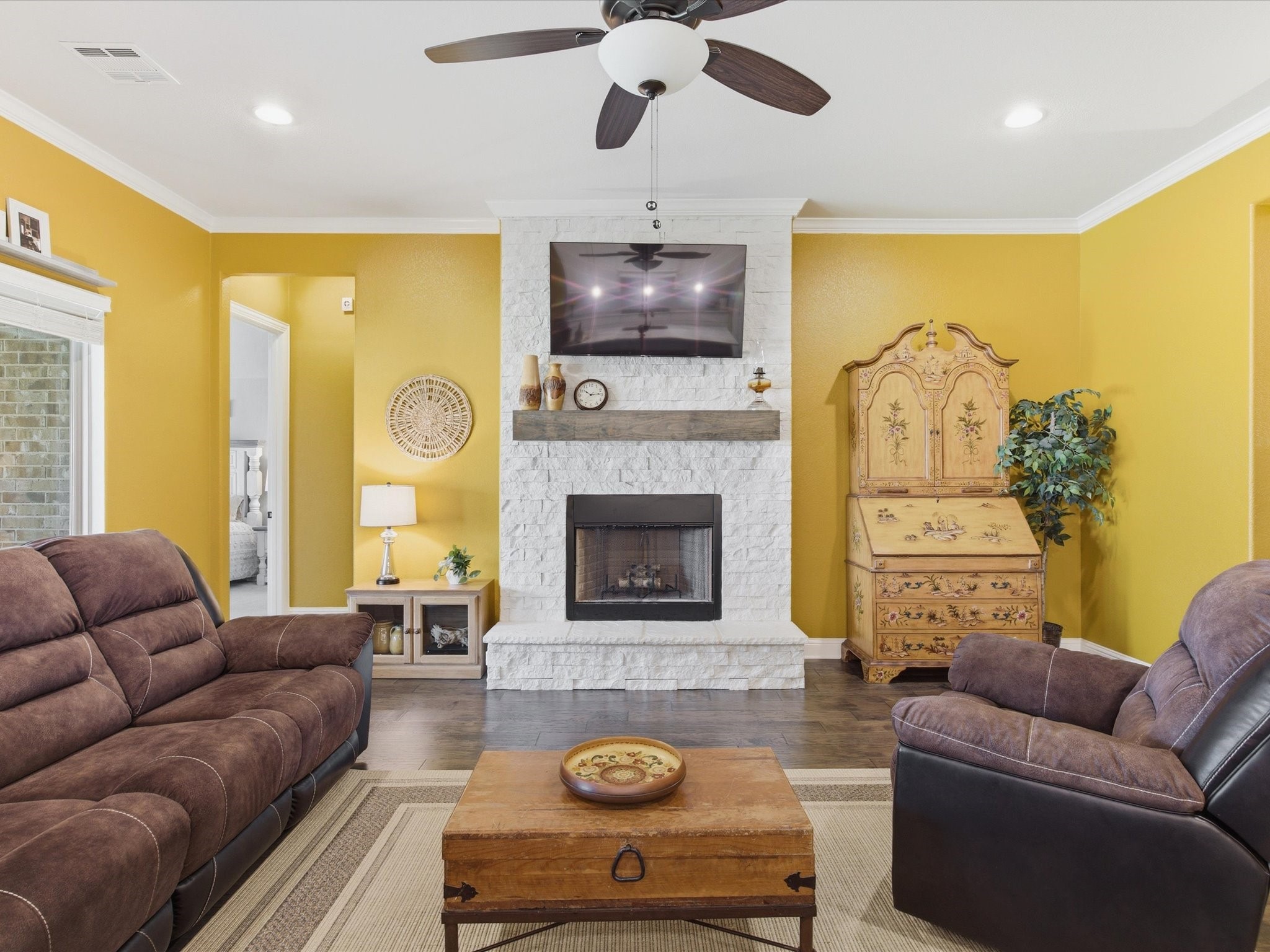 135 Crockett Drive Waxahachie TX 75165