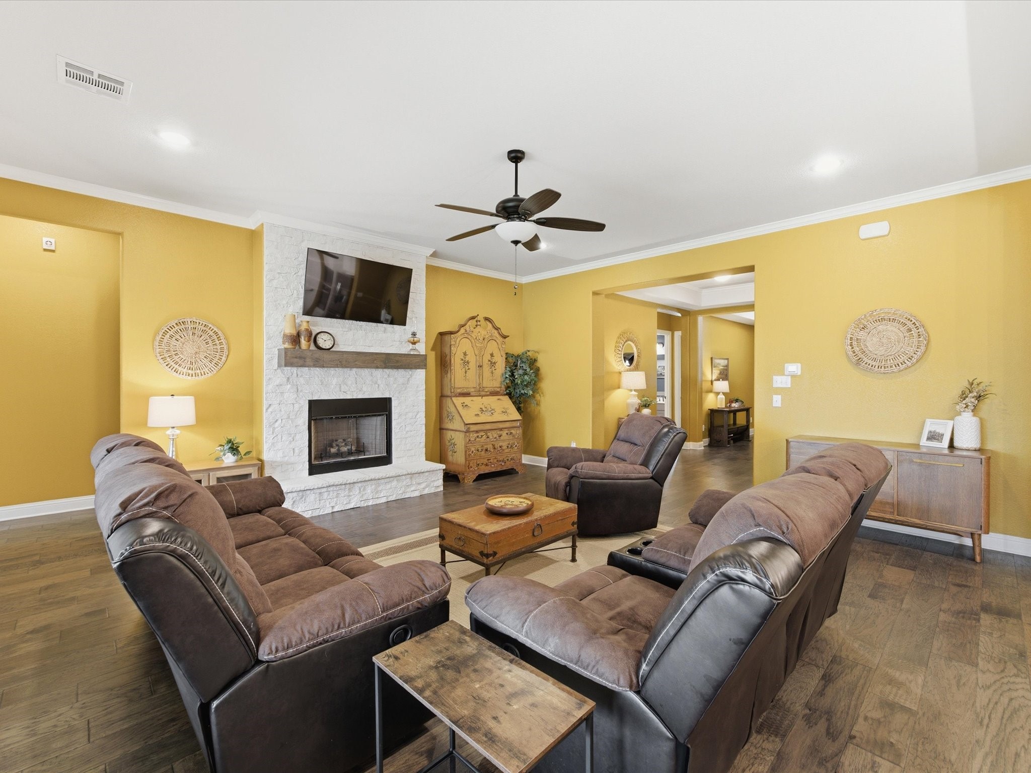 135 Crockett Drive Waxahachie TX 75165