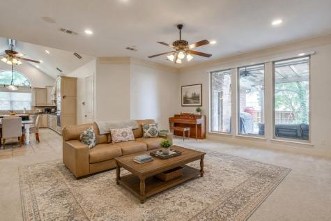 711 Flamingo Circle Burleson TX 76028