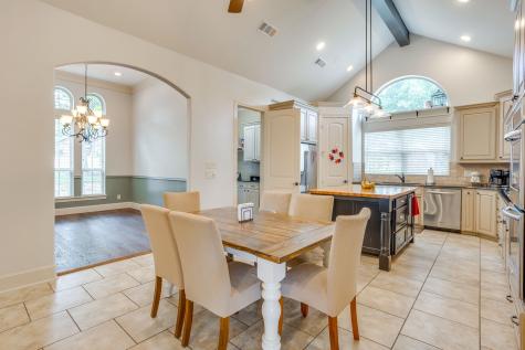 711 Flamingo Circle Burleson TX 76028
