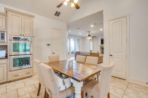 711 Flamingo Circle Burleson TX 76028