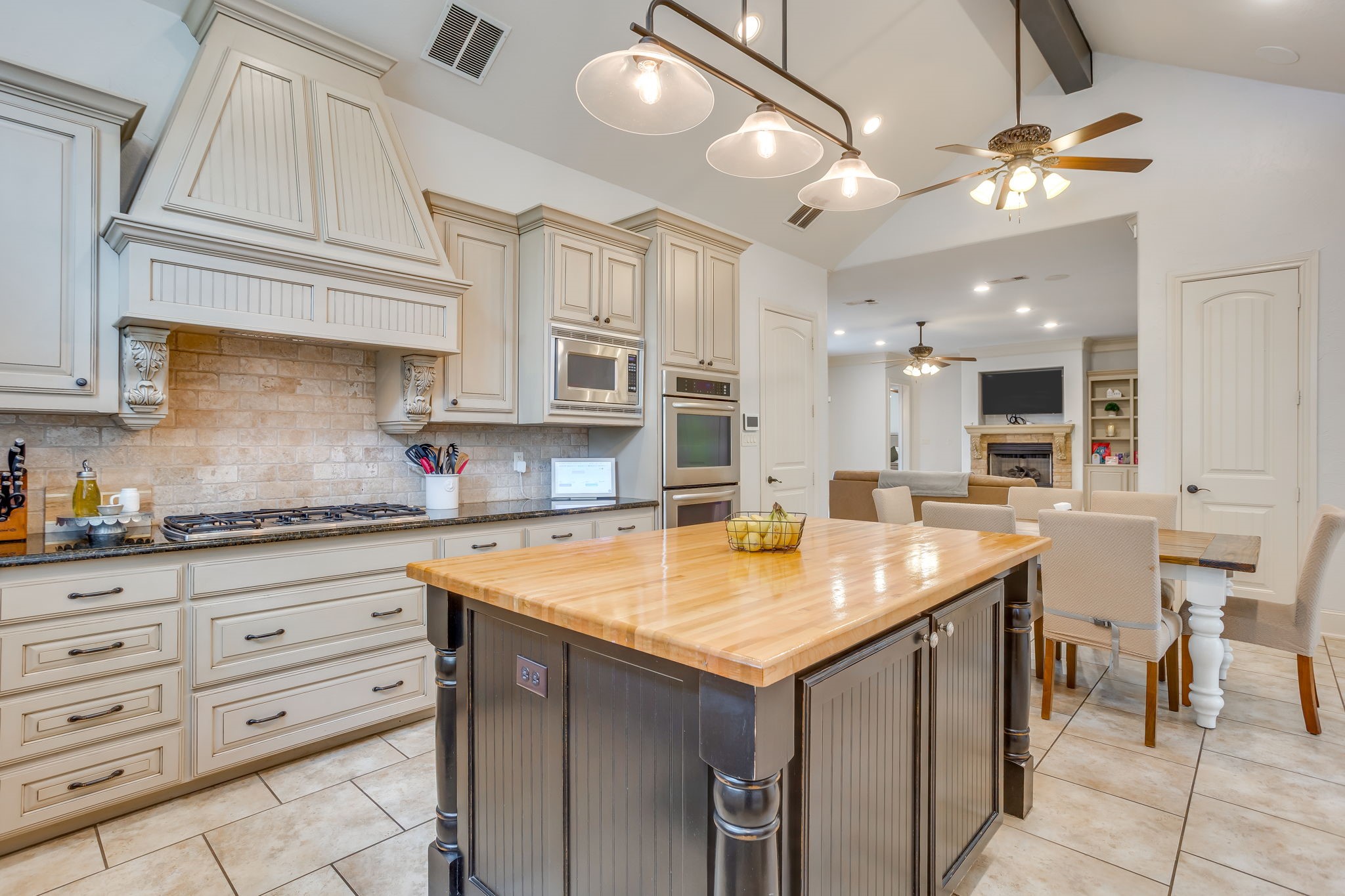711 Flamingo Circle Burleson TX 76028
