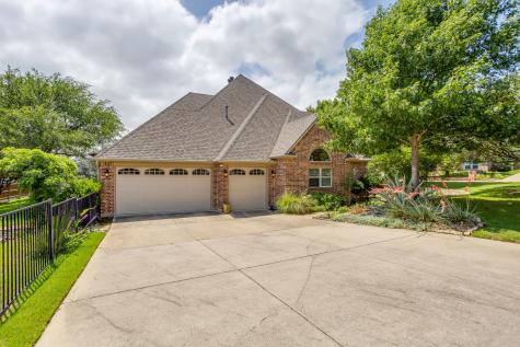711 Flamingo Circle Burleson TX 76028