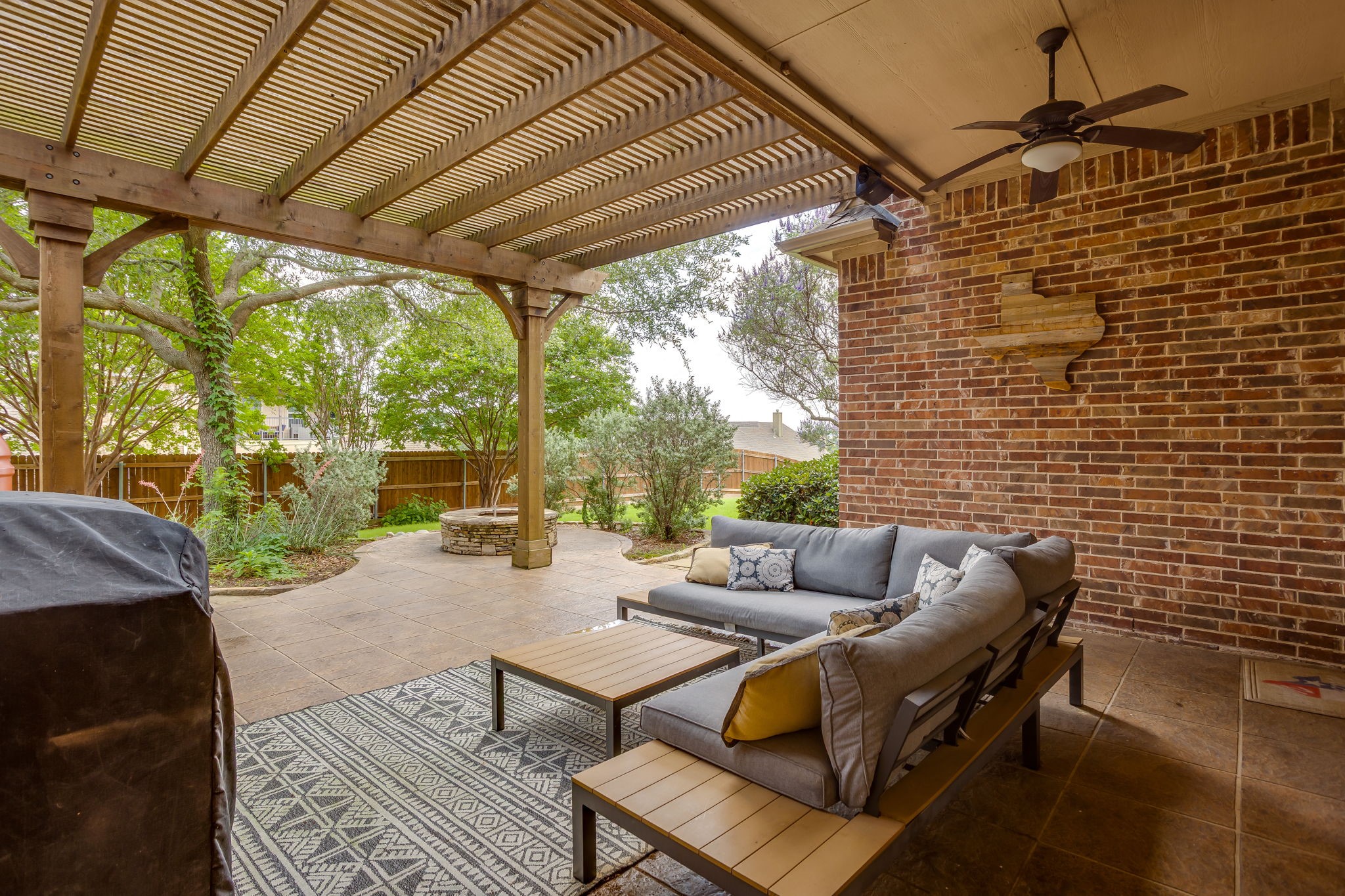 711 Flamingo Circle Burleson TX 76028