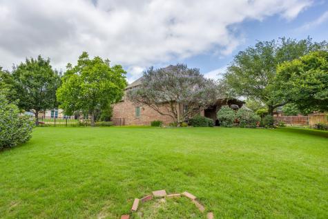 711 Flamingo Circle Burleson TX 76028