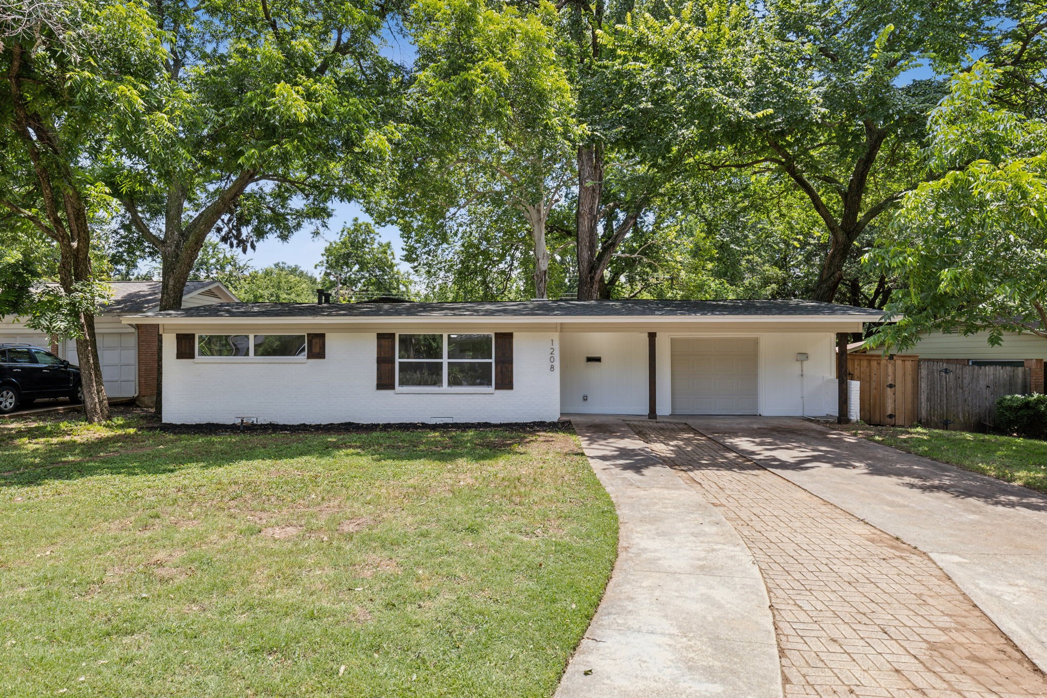 1208 W Lilly Lane Arlington TX 76013