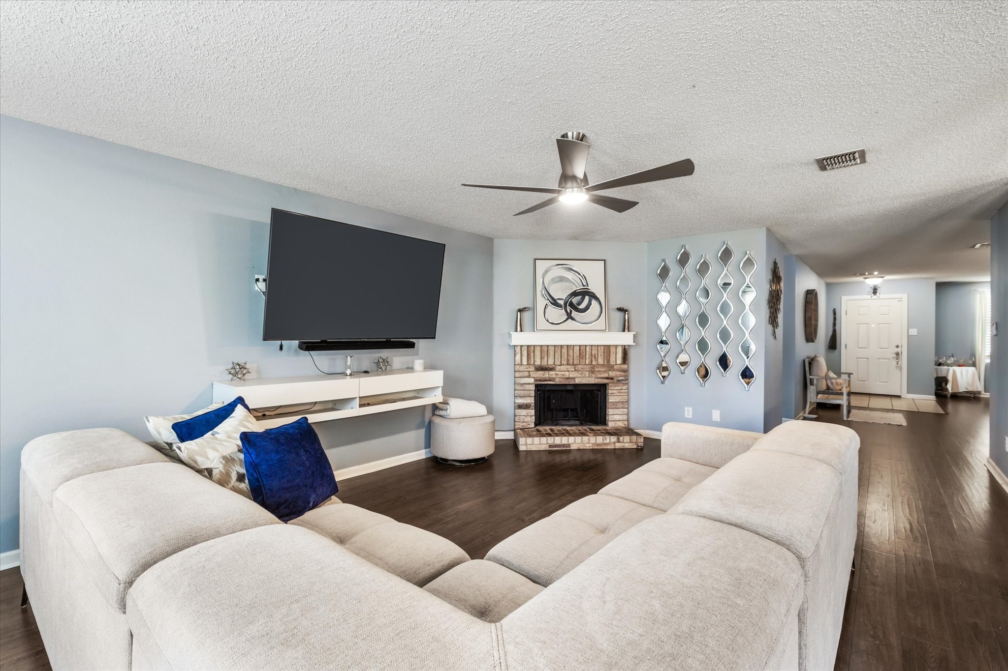 2136 Edgewood Drive Grand Prairie TX 75052