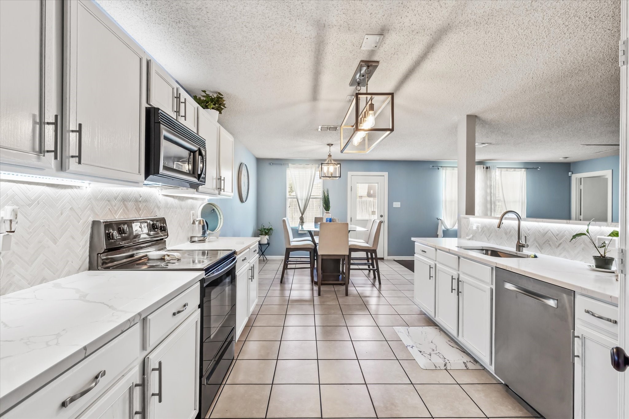 2136 Edgewood Drive Grand Prairie TX 75052