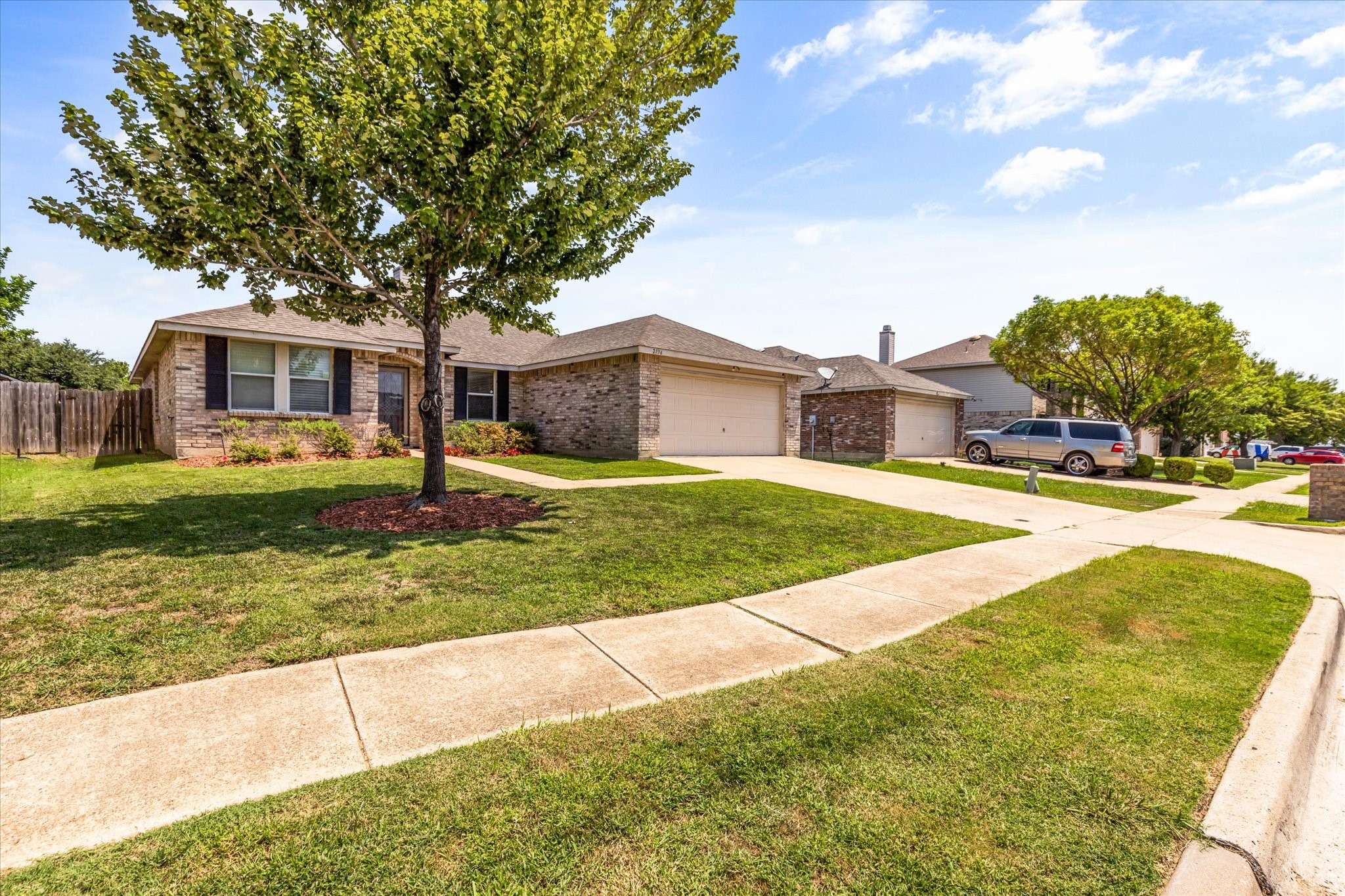 2136 Edgewood Drive Grand Prairie TX 75052