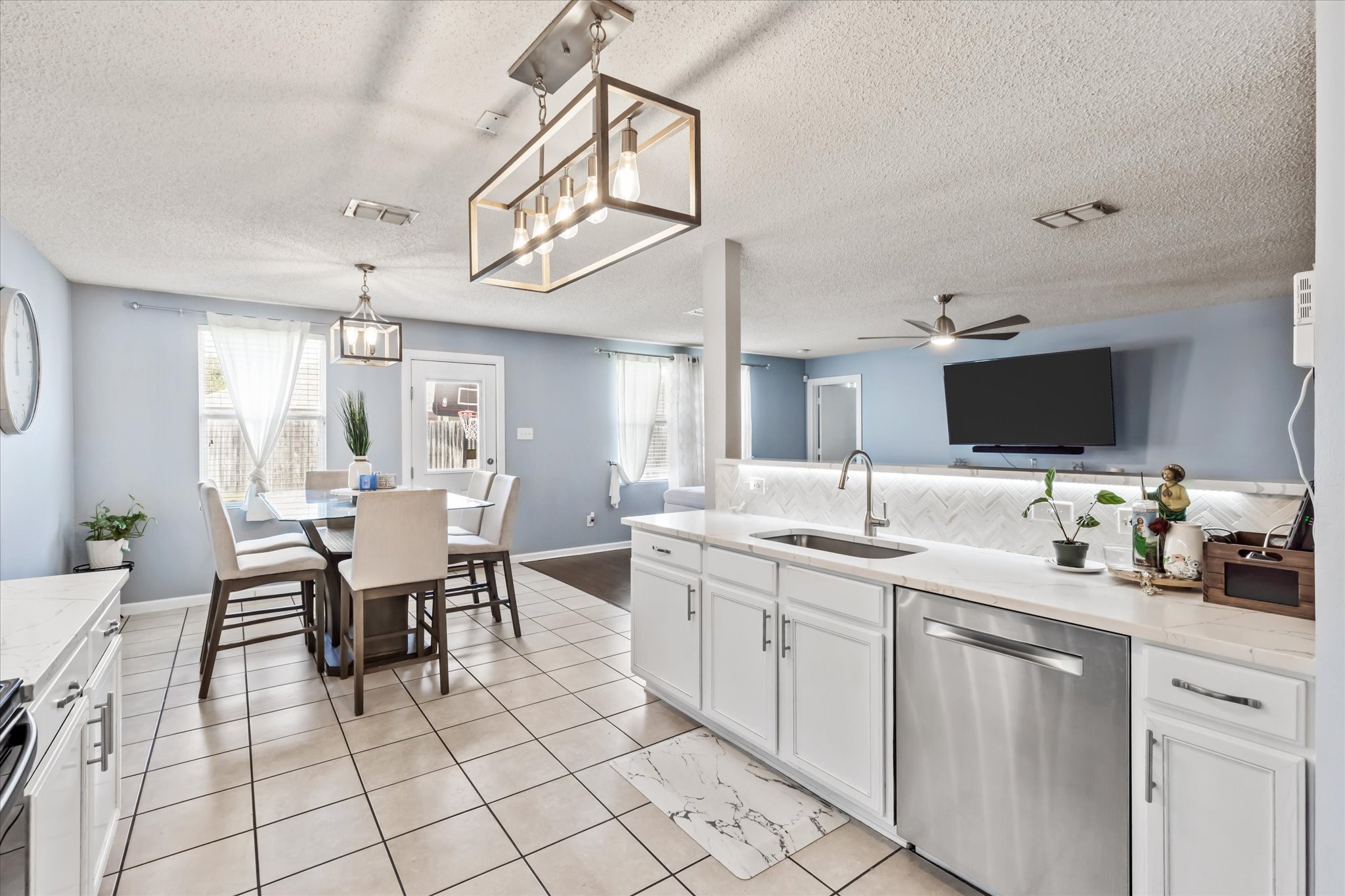 2136 Edgewood Drive Grand Prairie TX 75052