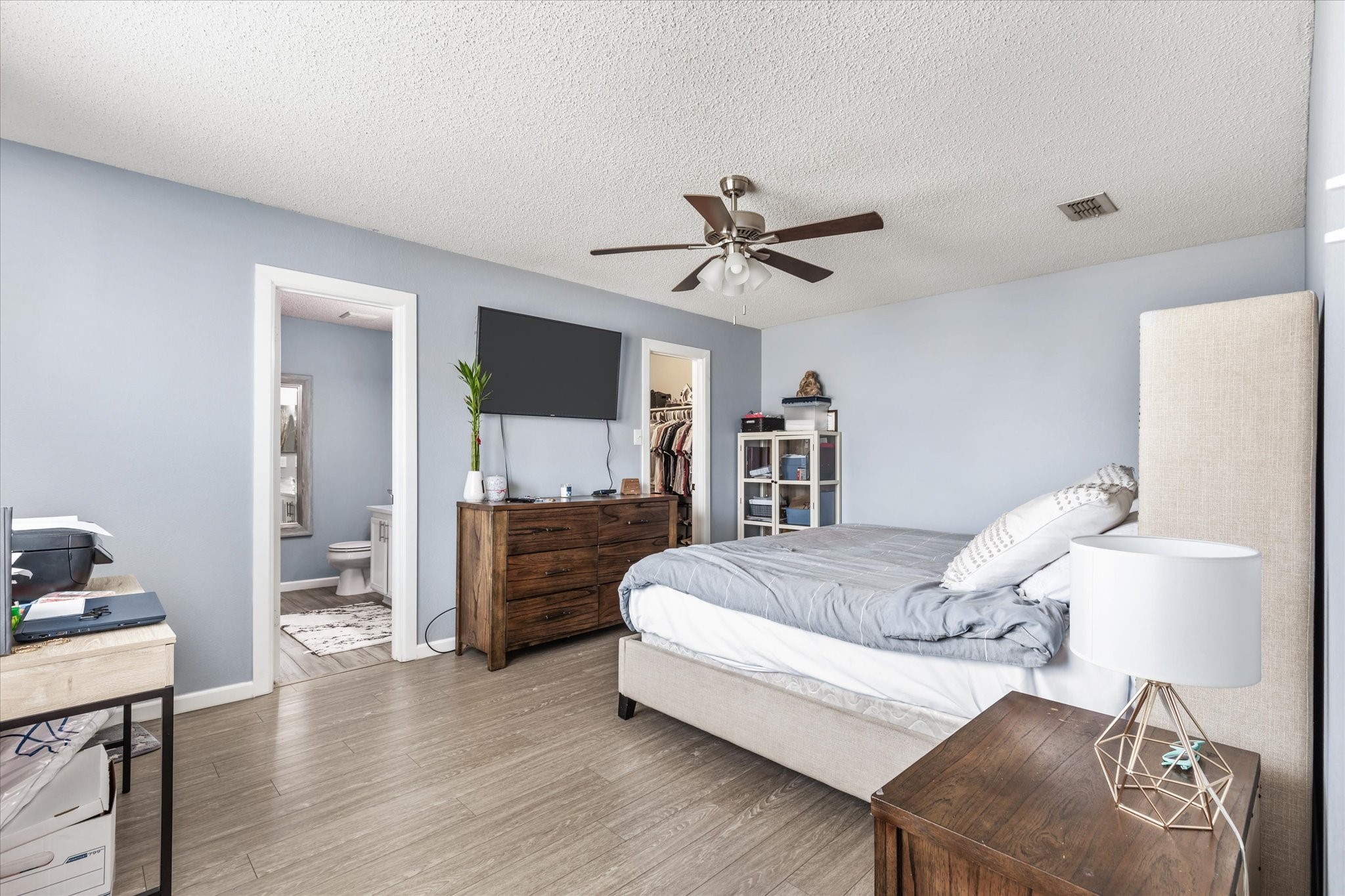 2136 Edgewood Drive Grand Prairie TX 75052