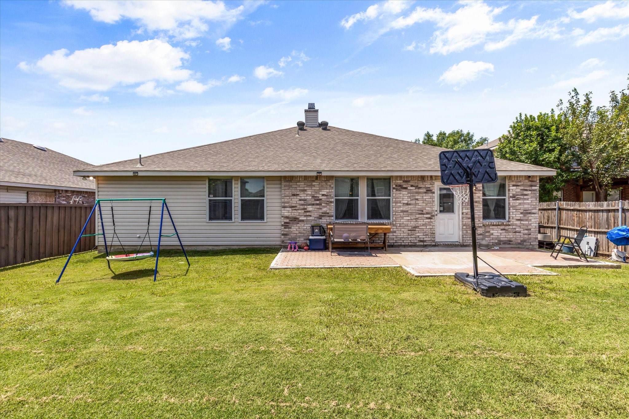 2136 Edgewood Drive Grand Prairie TX 75052