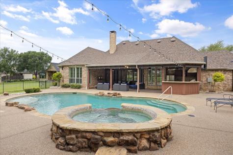 805 Mallard Pointe Drive Granbury TX 76049