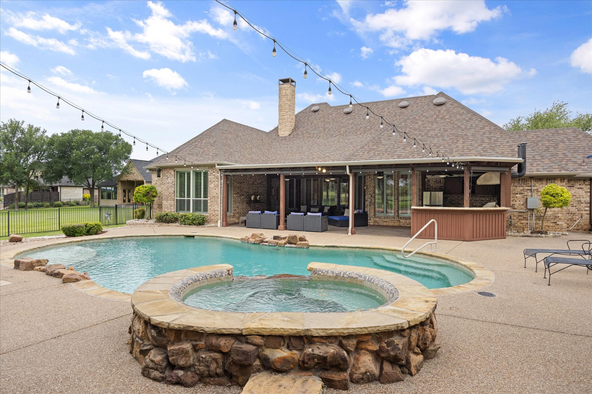 805 Mallard Pointe Drive Granbury TX 76049