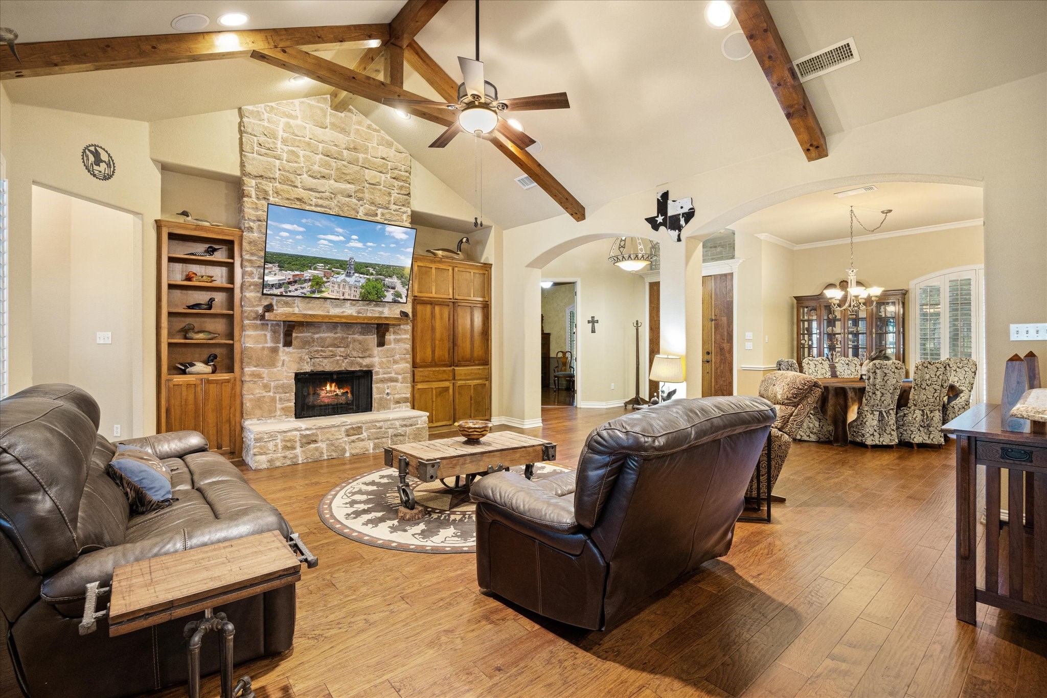 805 Mallard Pointe Drive Granbury TX 76049