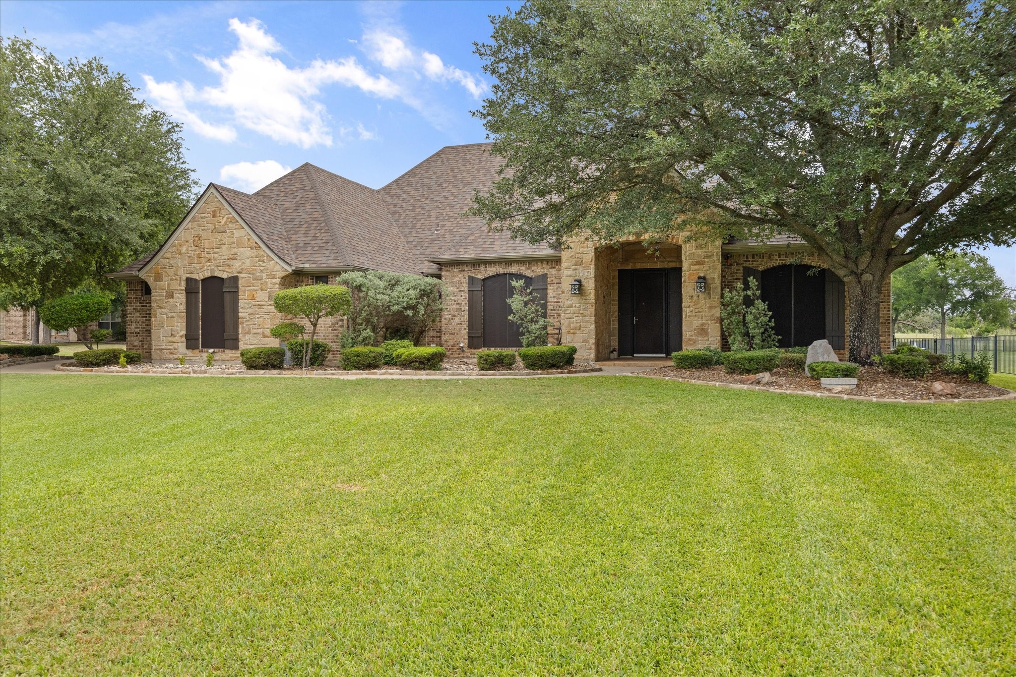 805 Mallard Pointe Drive Granbury TX 76049