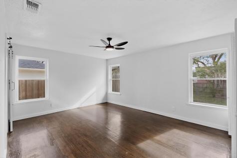 2812 San Medina Avenue Dallas TX 75228