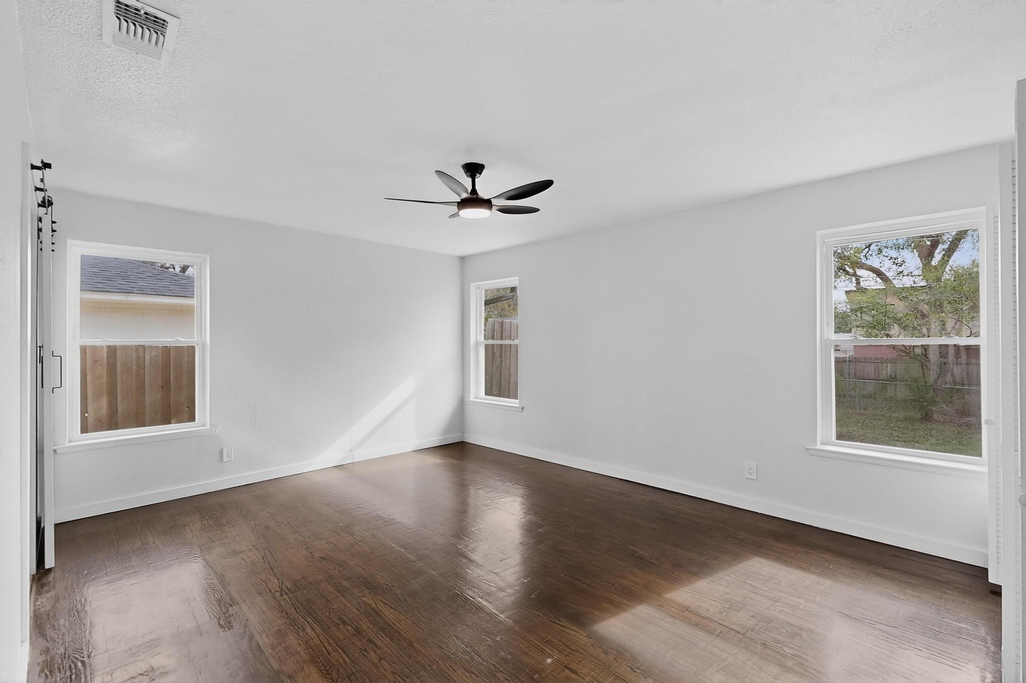 2812 San Medina Avenue Dallas TX 75228