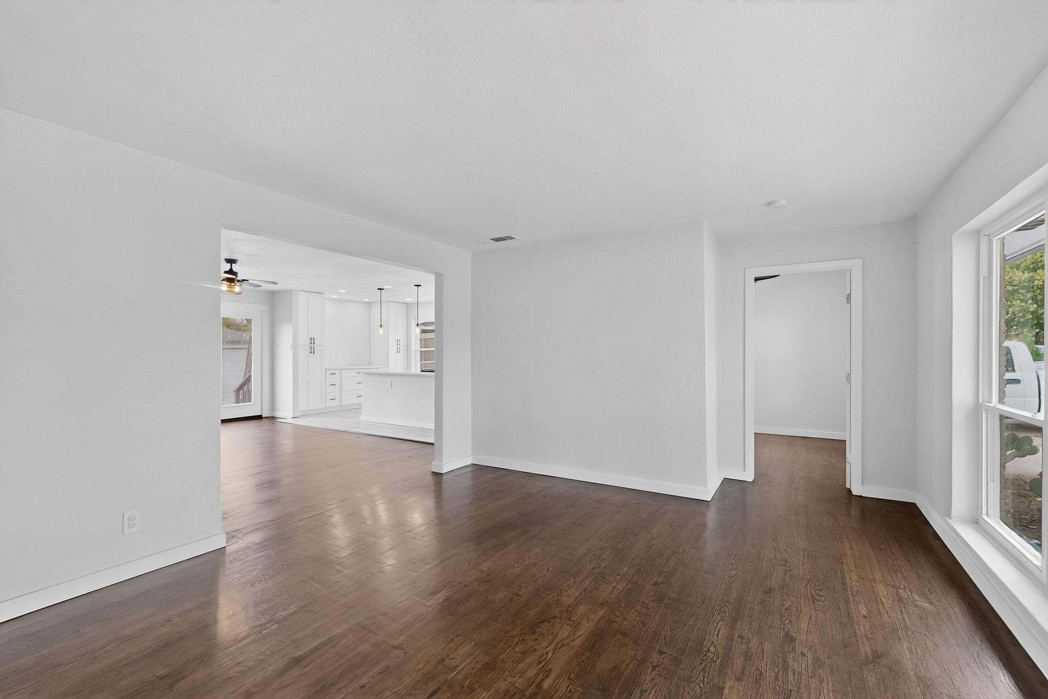 2812 San Medina Avenue Dallas TX 75228
