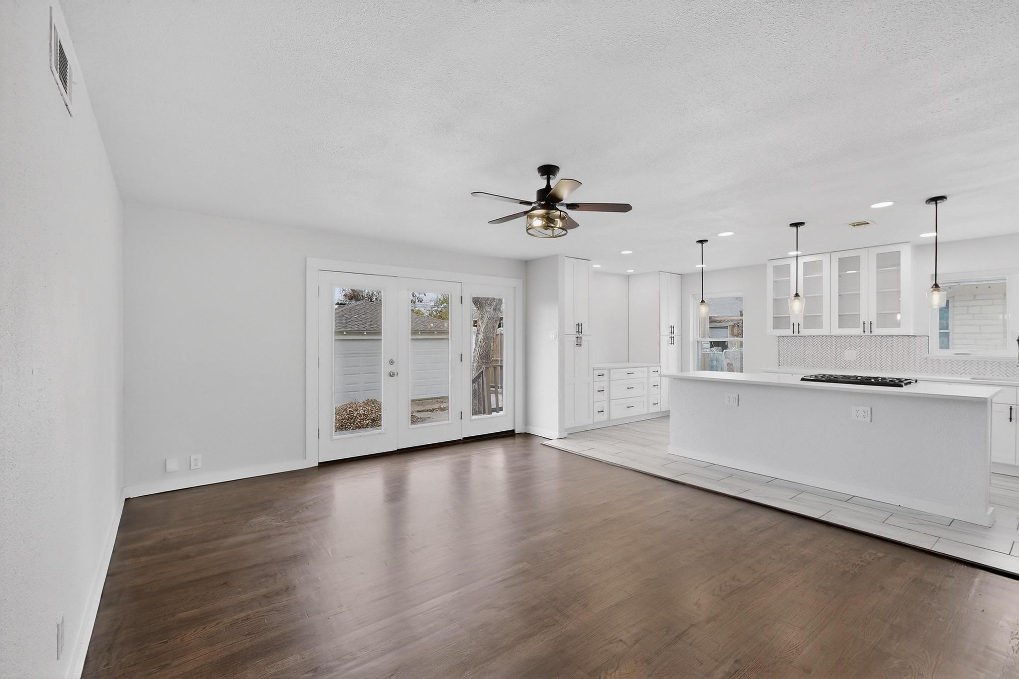 2812 San Medina Avenue Dallas TX 75228
