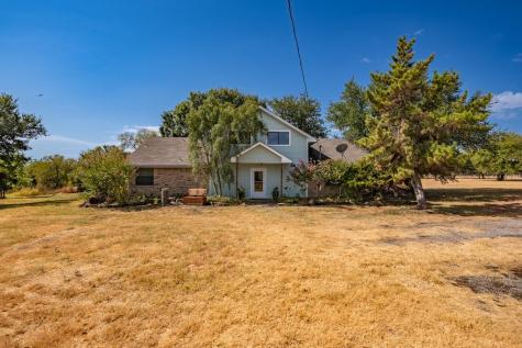 9200 NW County Road 1343 Blooming Grove TX 76626