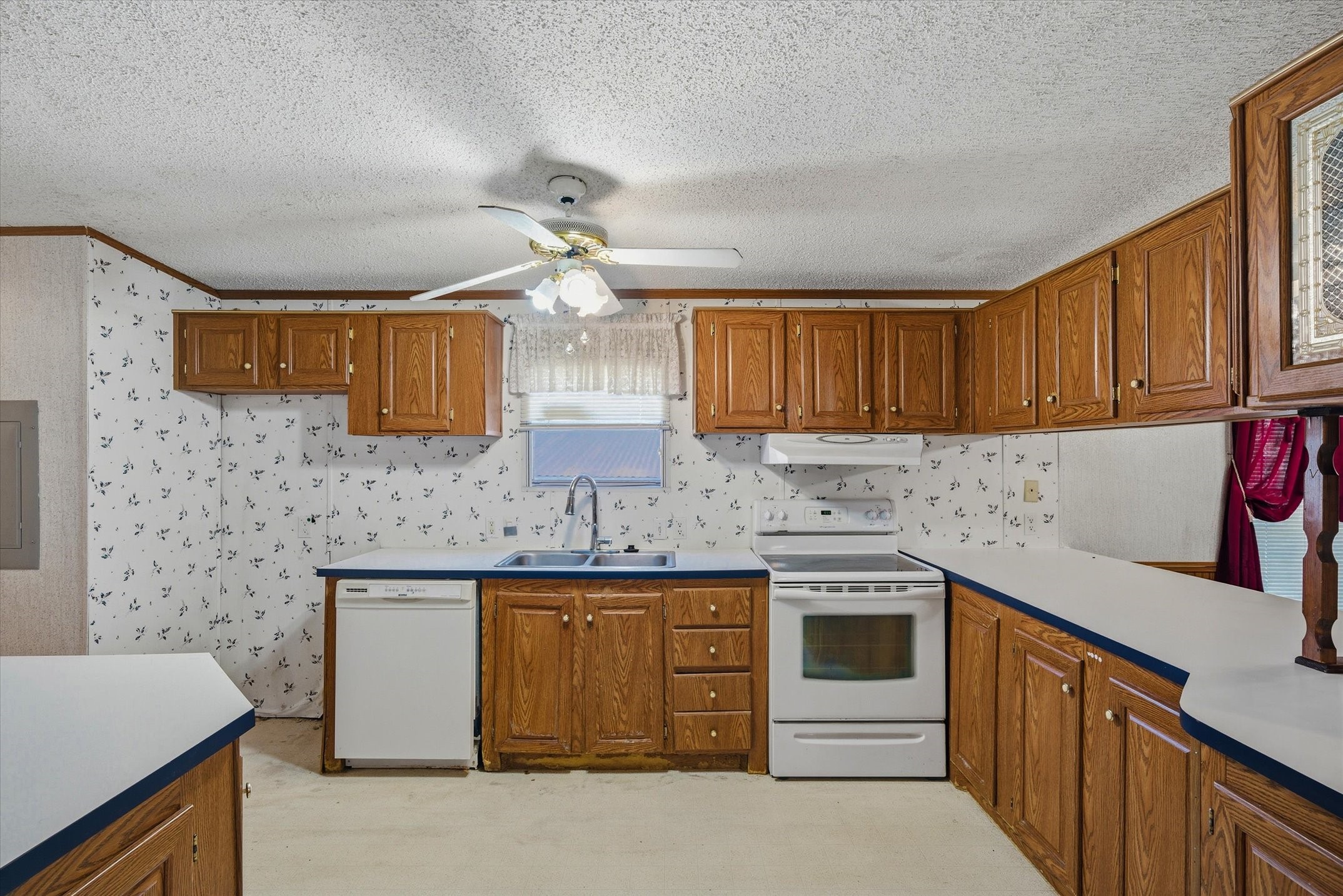 220 N Houston Street Edgewood TX 75117