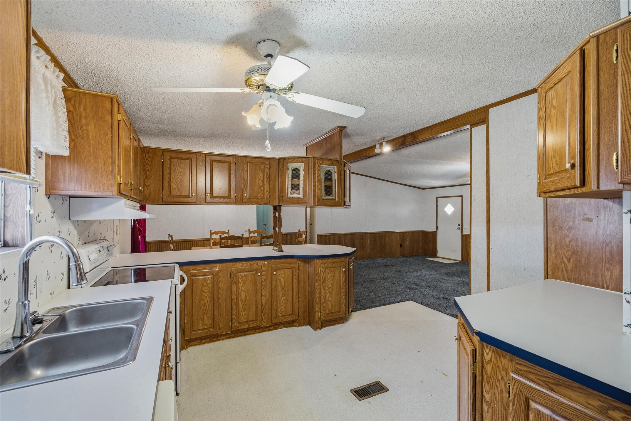 220 N Houston Street Edgewood TX 75117