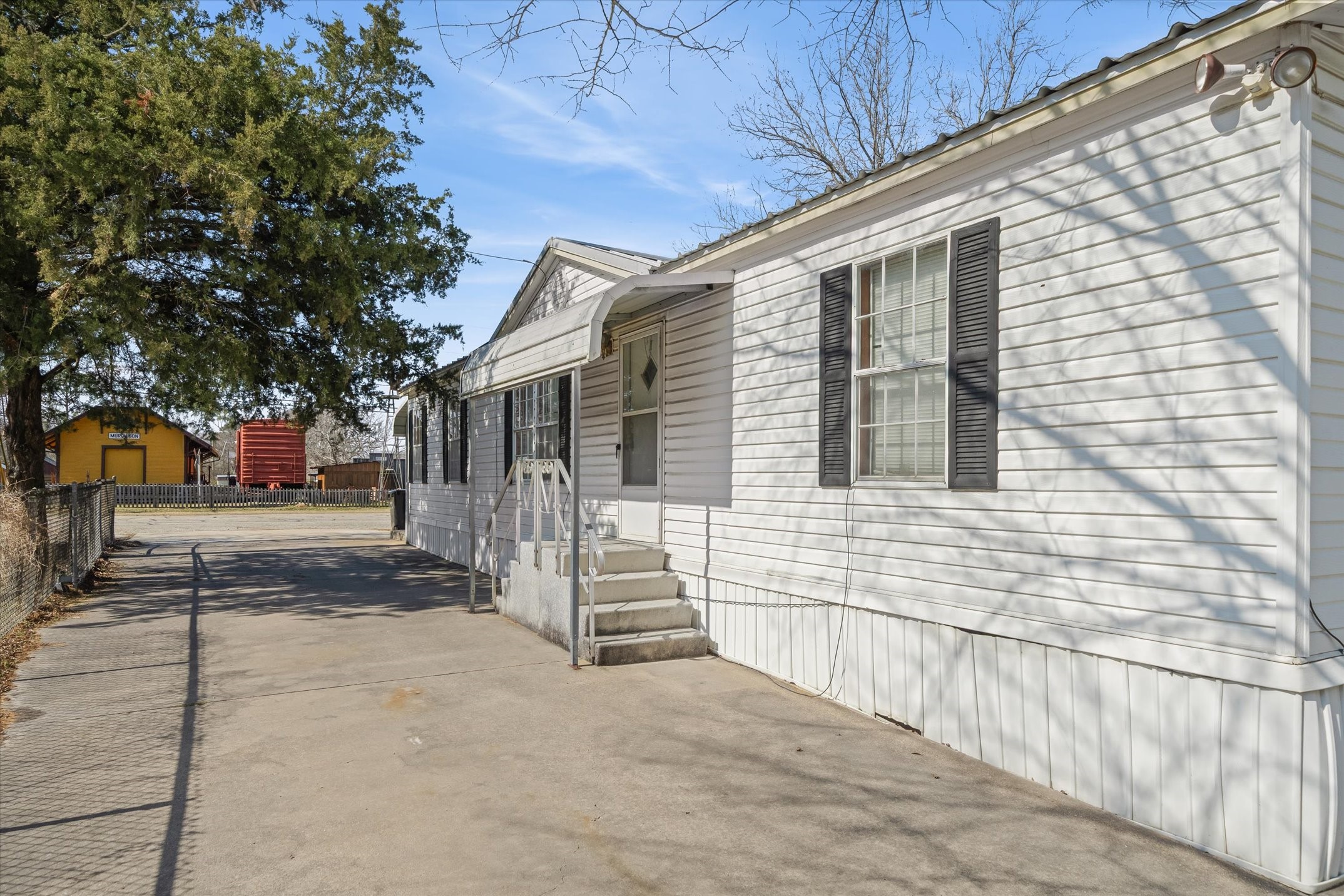 220 N Houston Street Edgewood TX 75117
