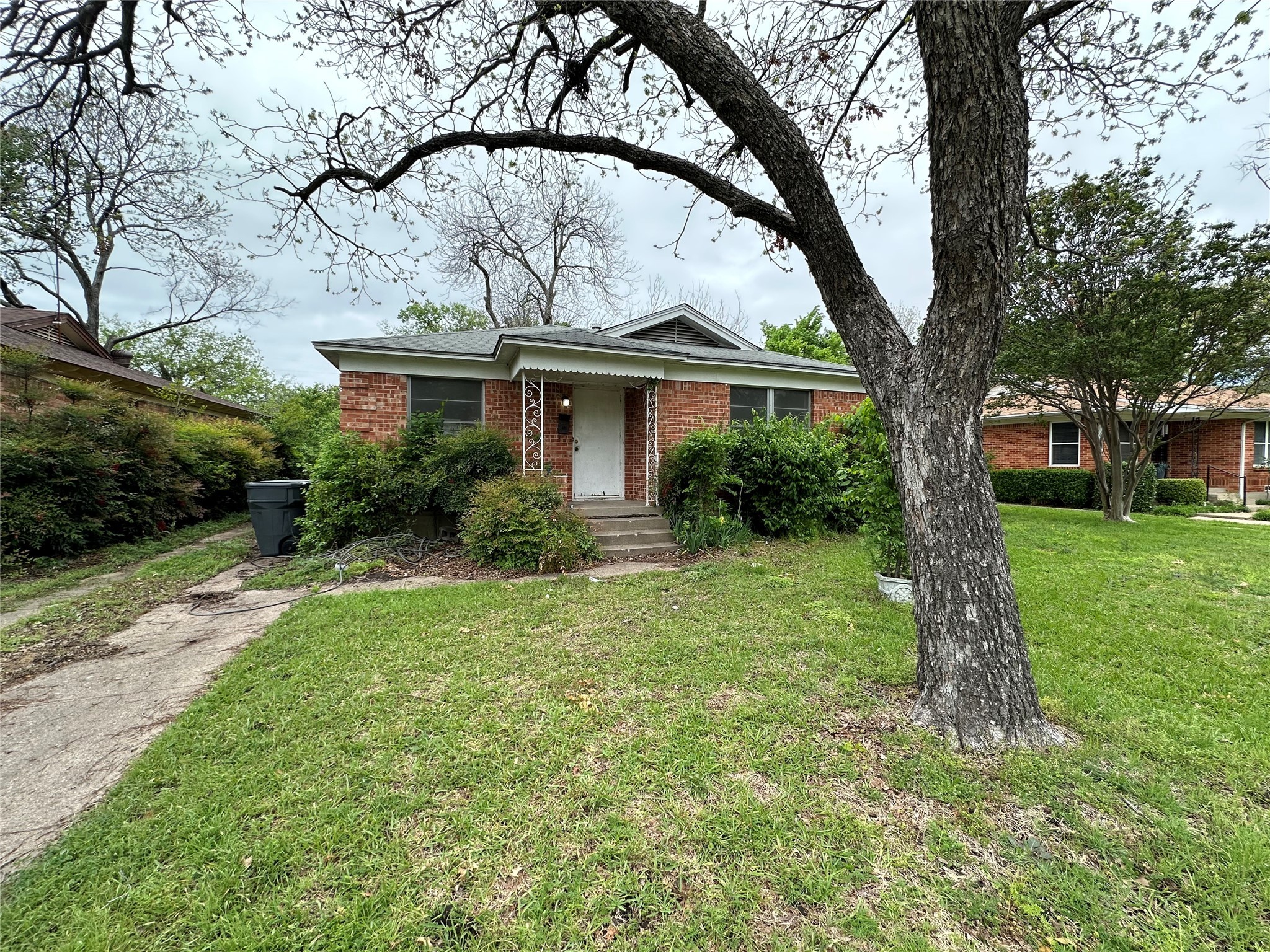 10229 San Juan Avenue Dallas TX 75228