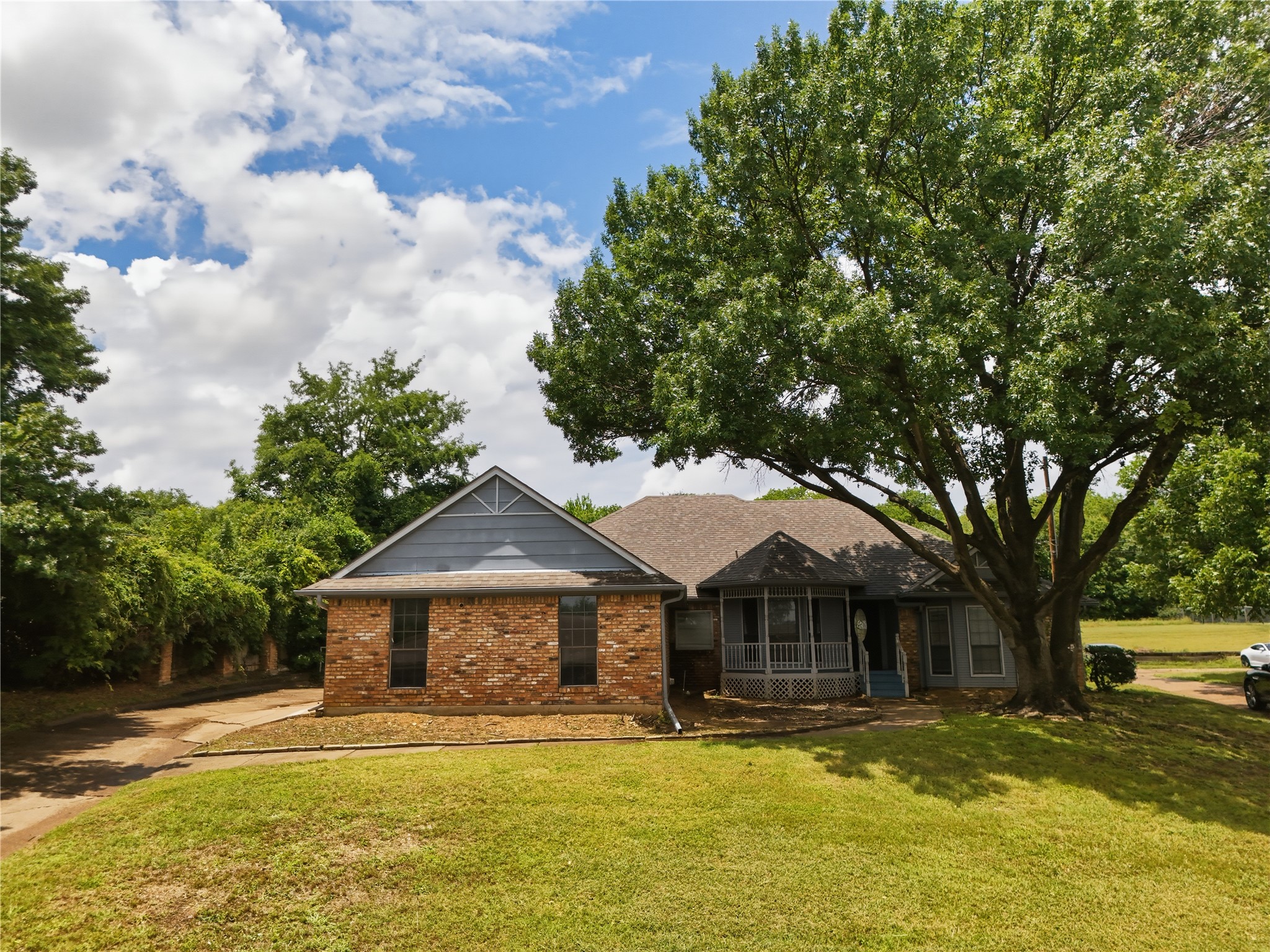 1905 Wedgewood Drive Grand Prairie TX 75050