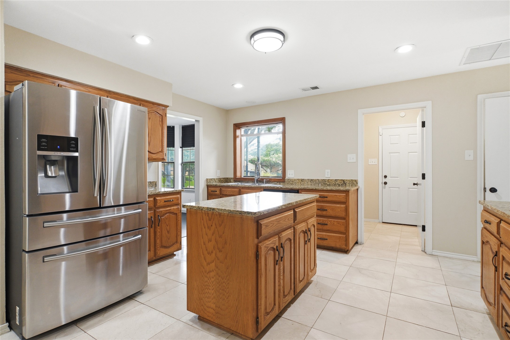 1905 Wedgewood Drive Grand Prairie TX 75050