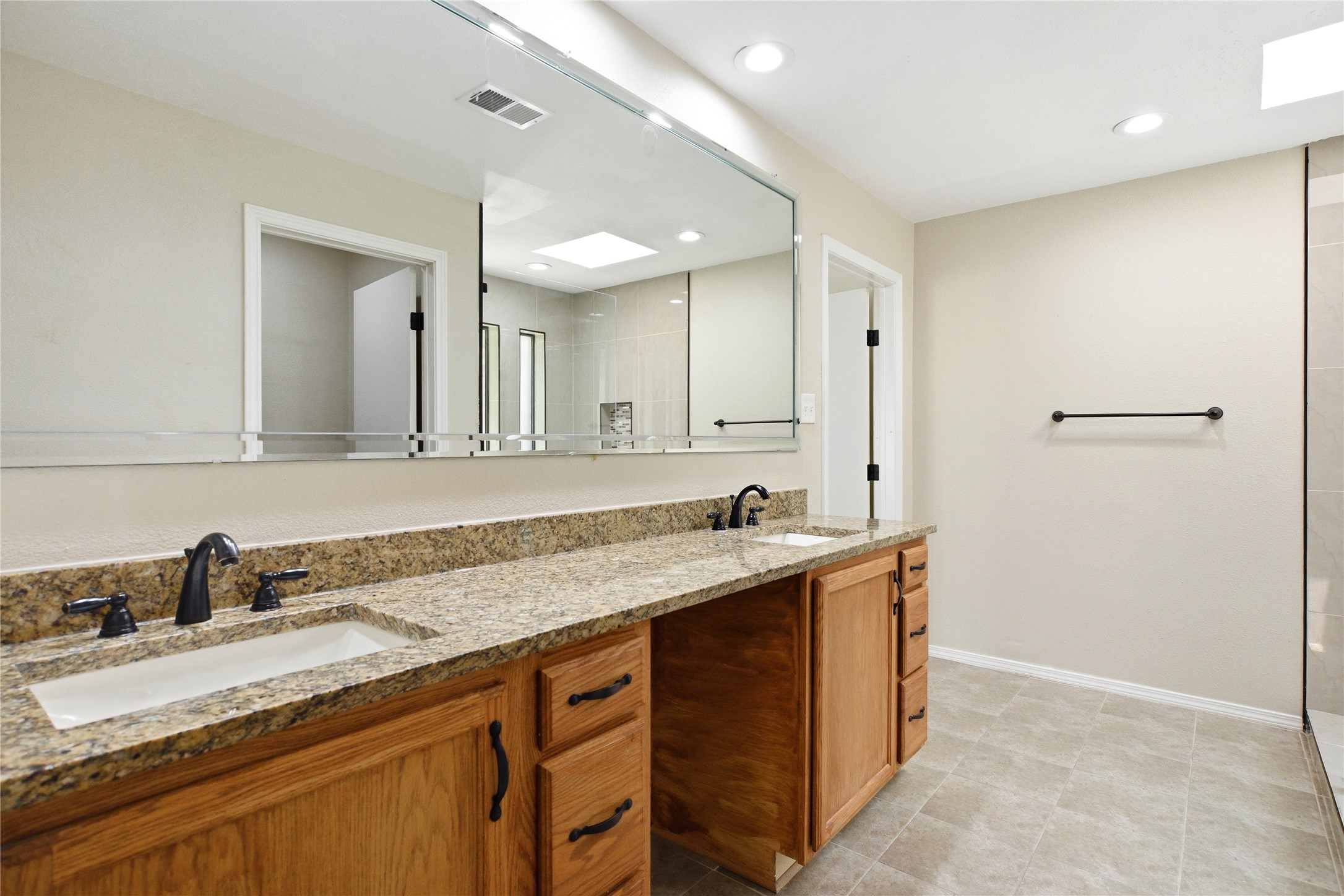 1905 Wedgewood Drive Grand Prairie TX 75050