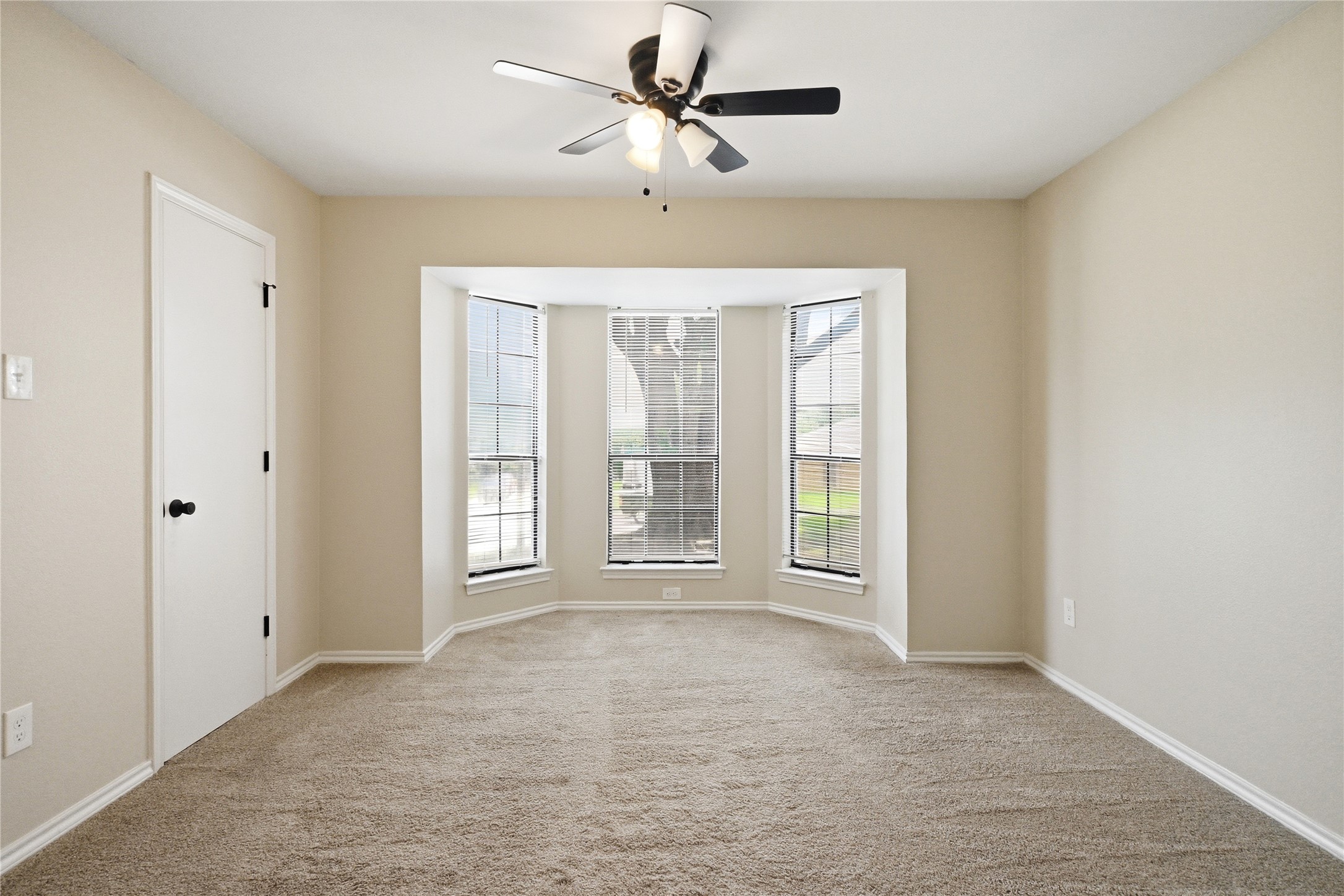 1905 Wedgewood Drive Grand Prairie TX 75050