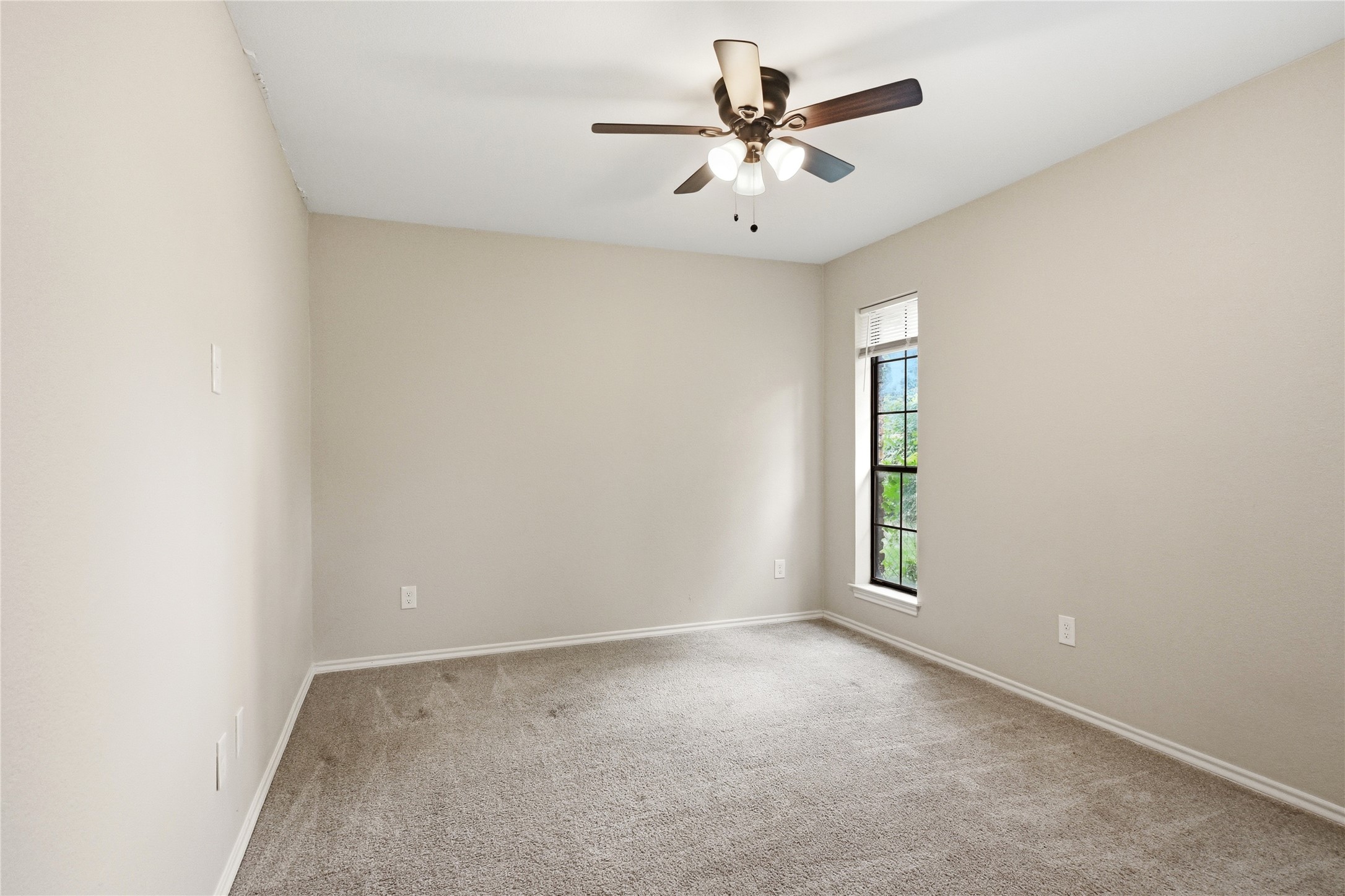 1905 Wedgewood Drive Grand Prairie TX 75050