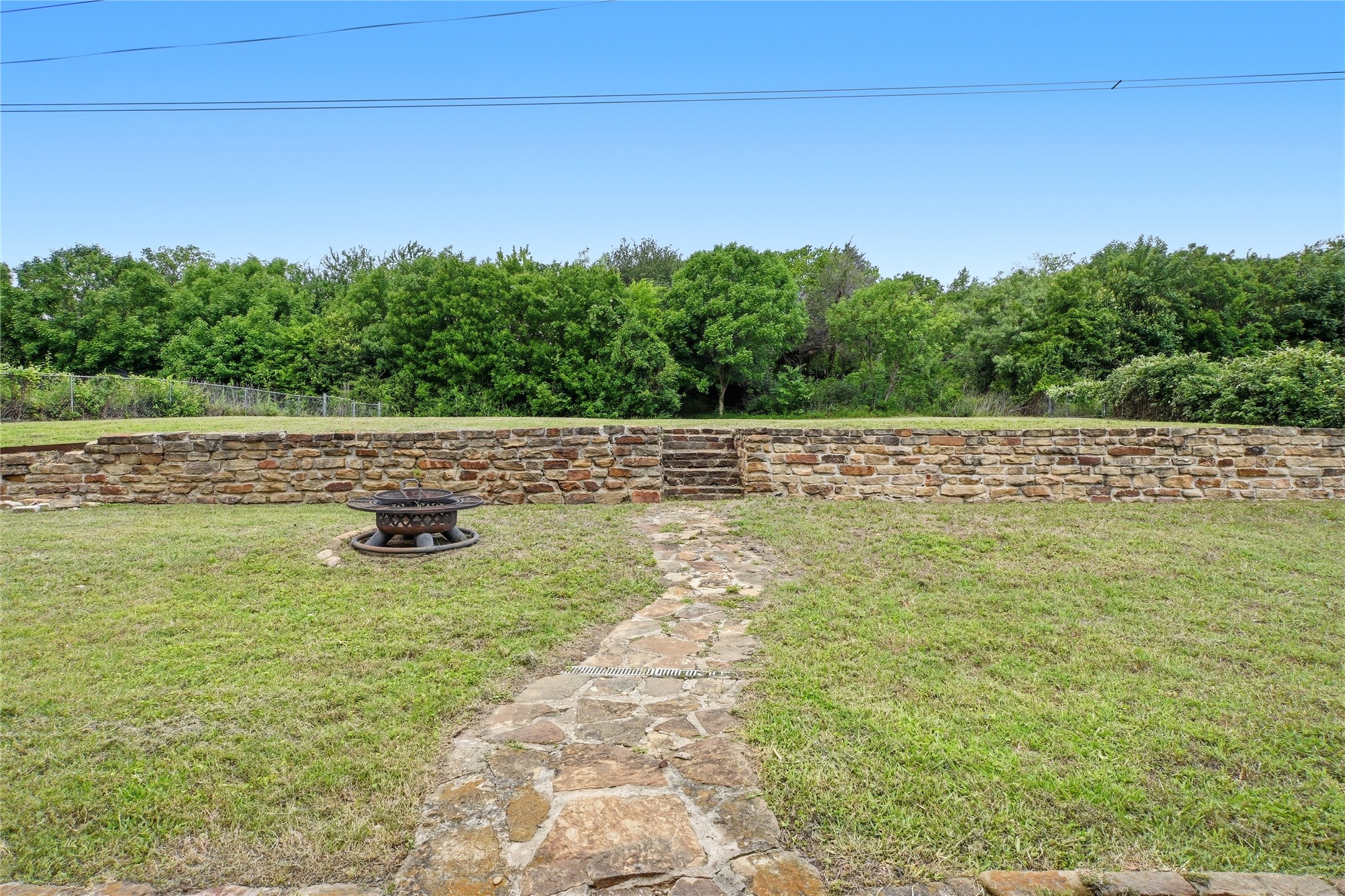 1905 Wedgewood Drive Grand Prairie TX 75050
