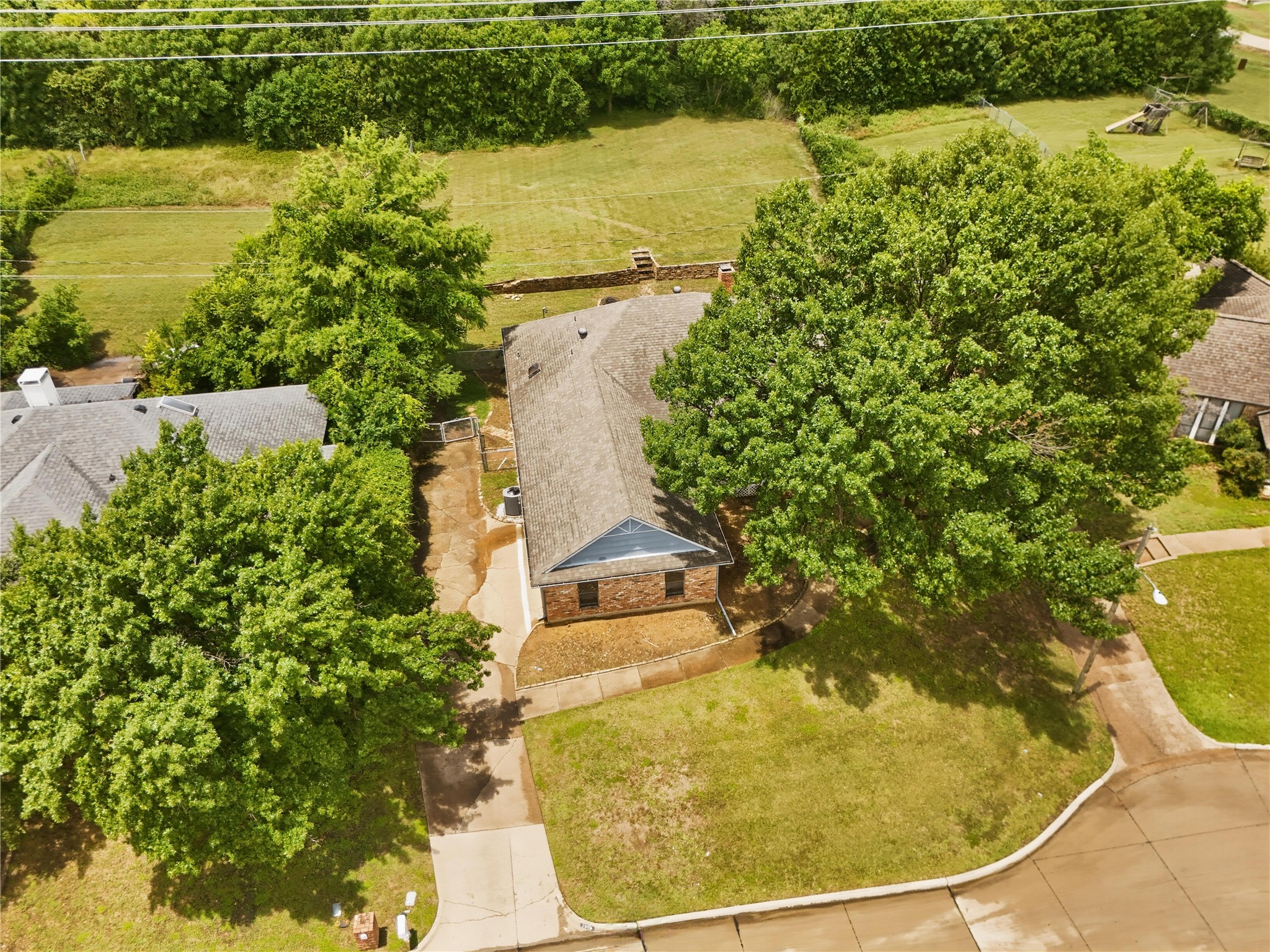 1905 Wedgewood Drive Grand Prairie TX 75050
