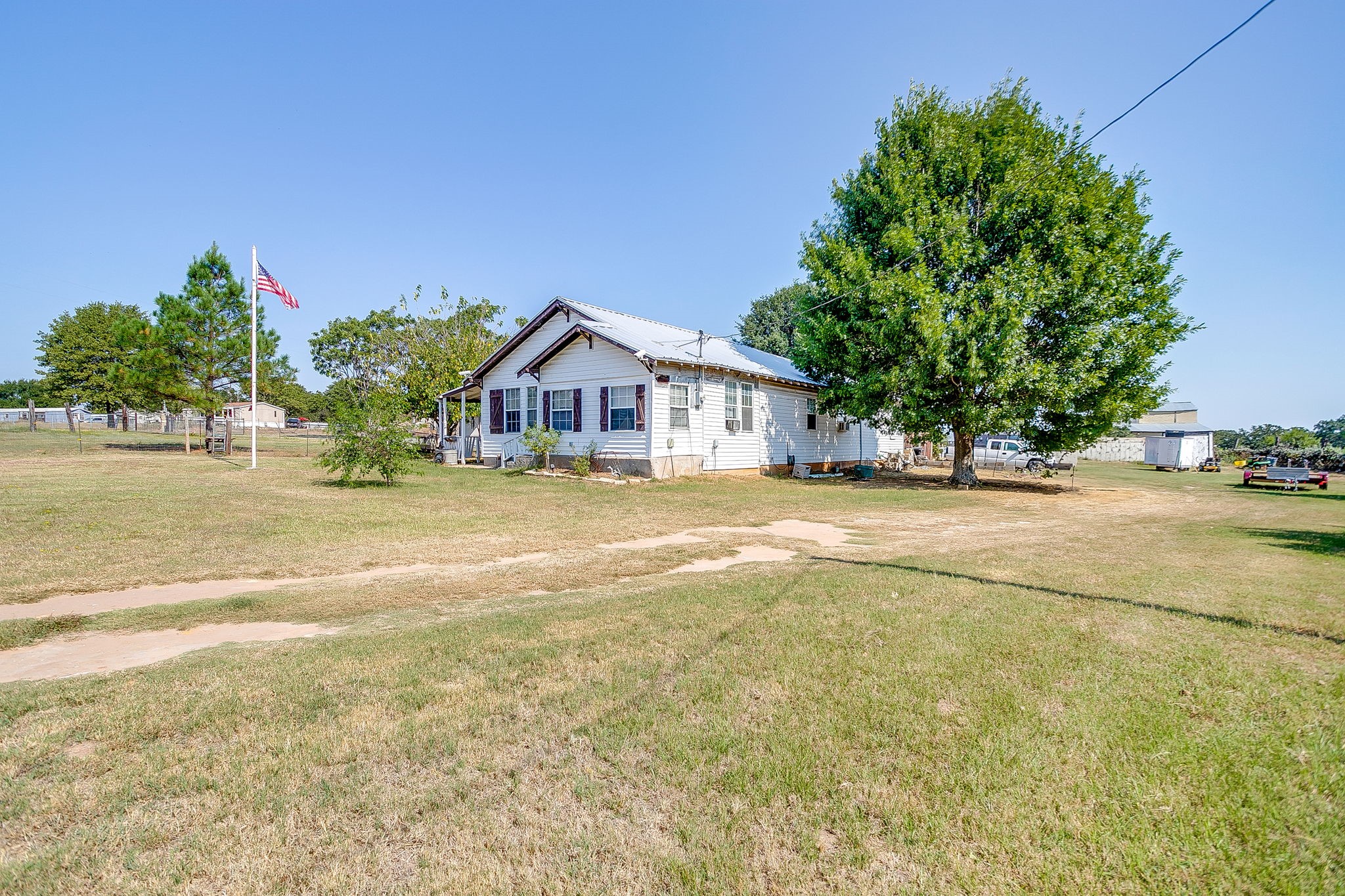 1035 Summit Drive Springtown TX 76082