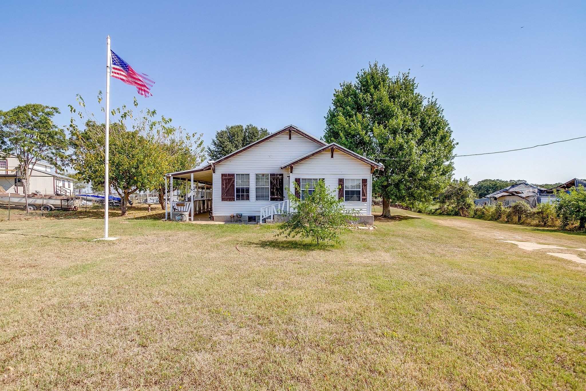 1035 Summit Drive Springtown TX 76082