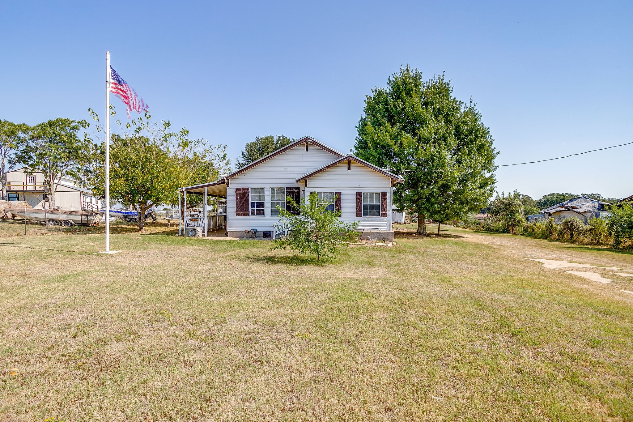1035 Summit Drive Springtown TX 76082